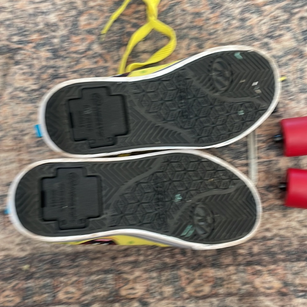 Spongebob Heelys - Picture 2 of 3